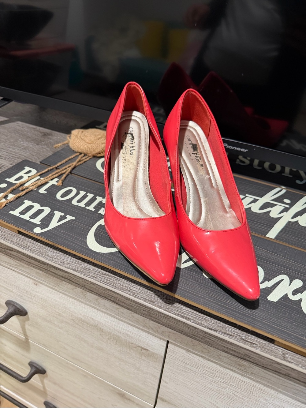 comfort plus by Predictions Red Pointed-Toe Patent Heels